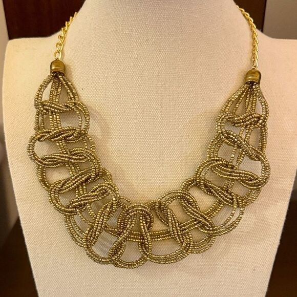 Jewelry - Gold Tone Twisted Rope  Necklace With Beads.